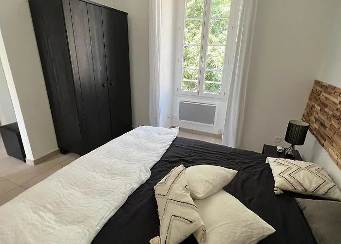 Quarto em Acomodações Particulares Mas Saint Laurent *